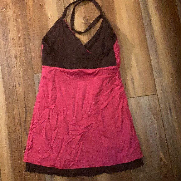 Patagonia super cute yoga top! - Picture 2 of 4